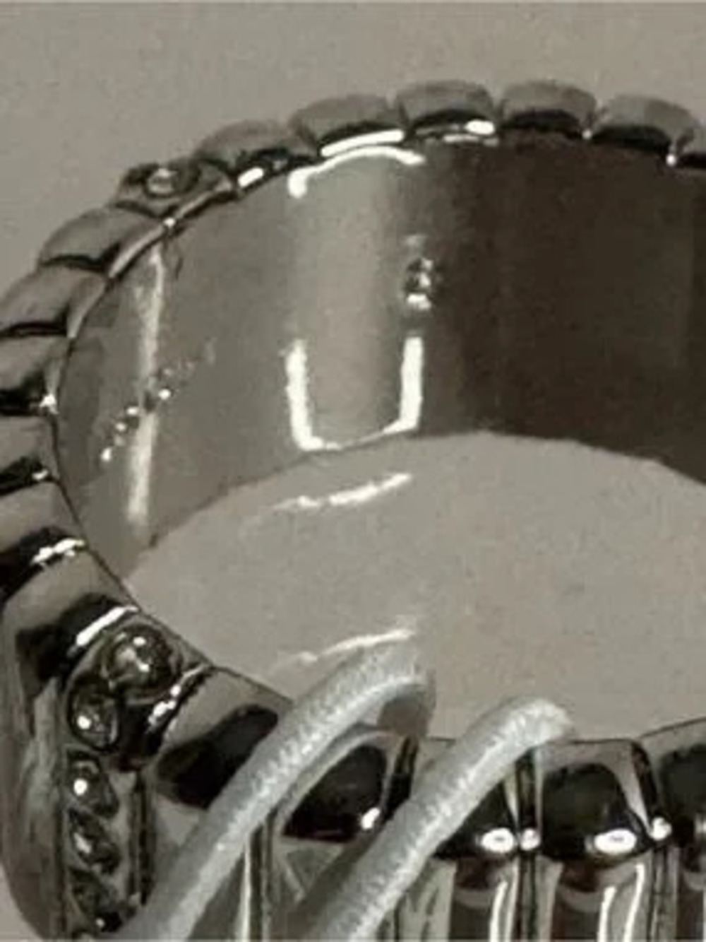 Tory Burch Britten Pave Crystal Textured Logo Silver-Toned Band Ring Size 8